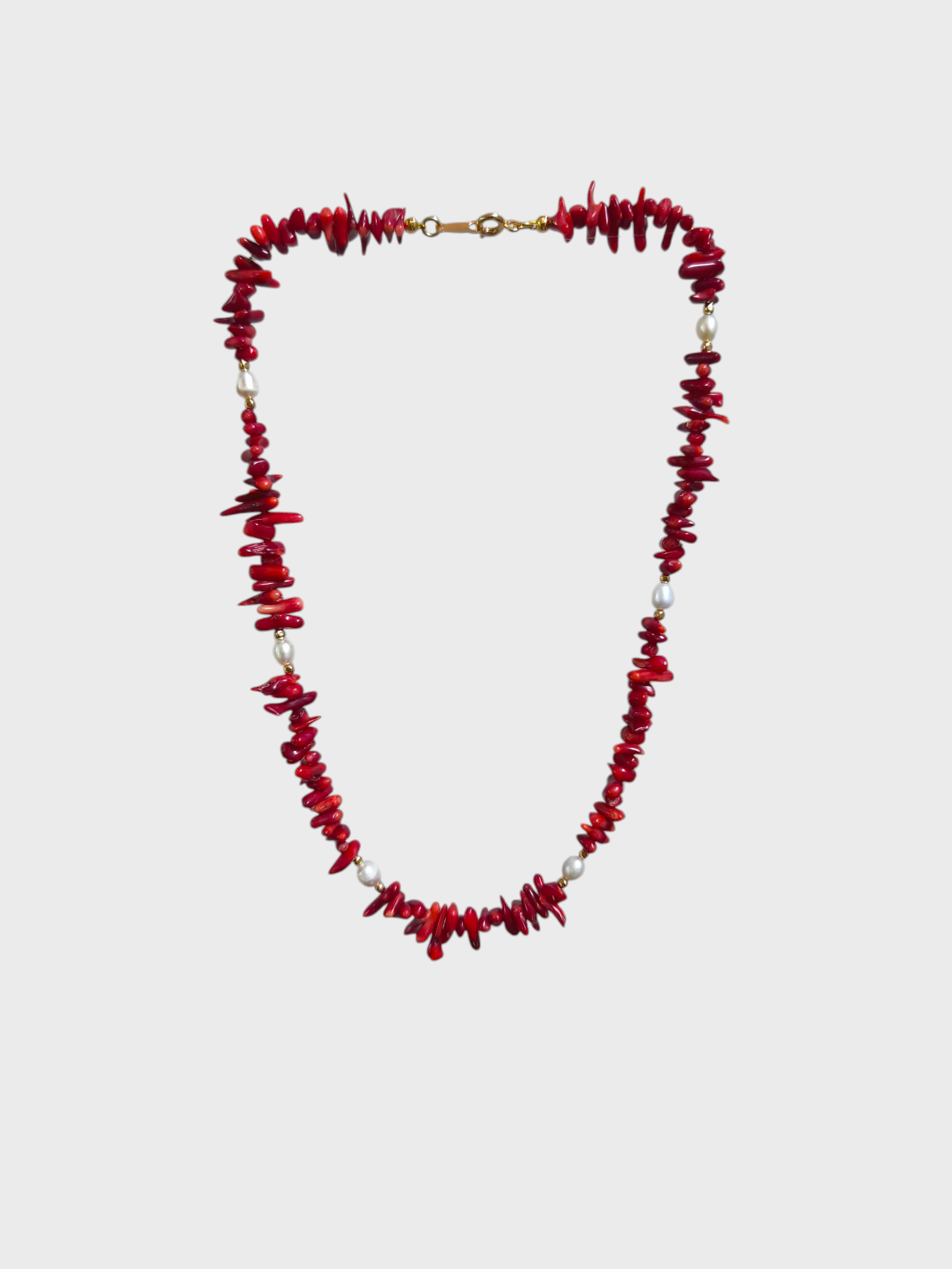 Collar corto coral y perlas